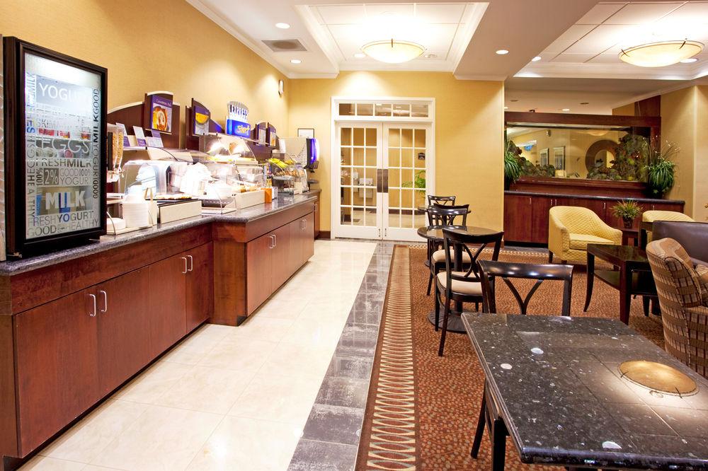 Holiday Inn Express & Suites Columbus At Northlake By Ihg Extérieur photo
