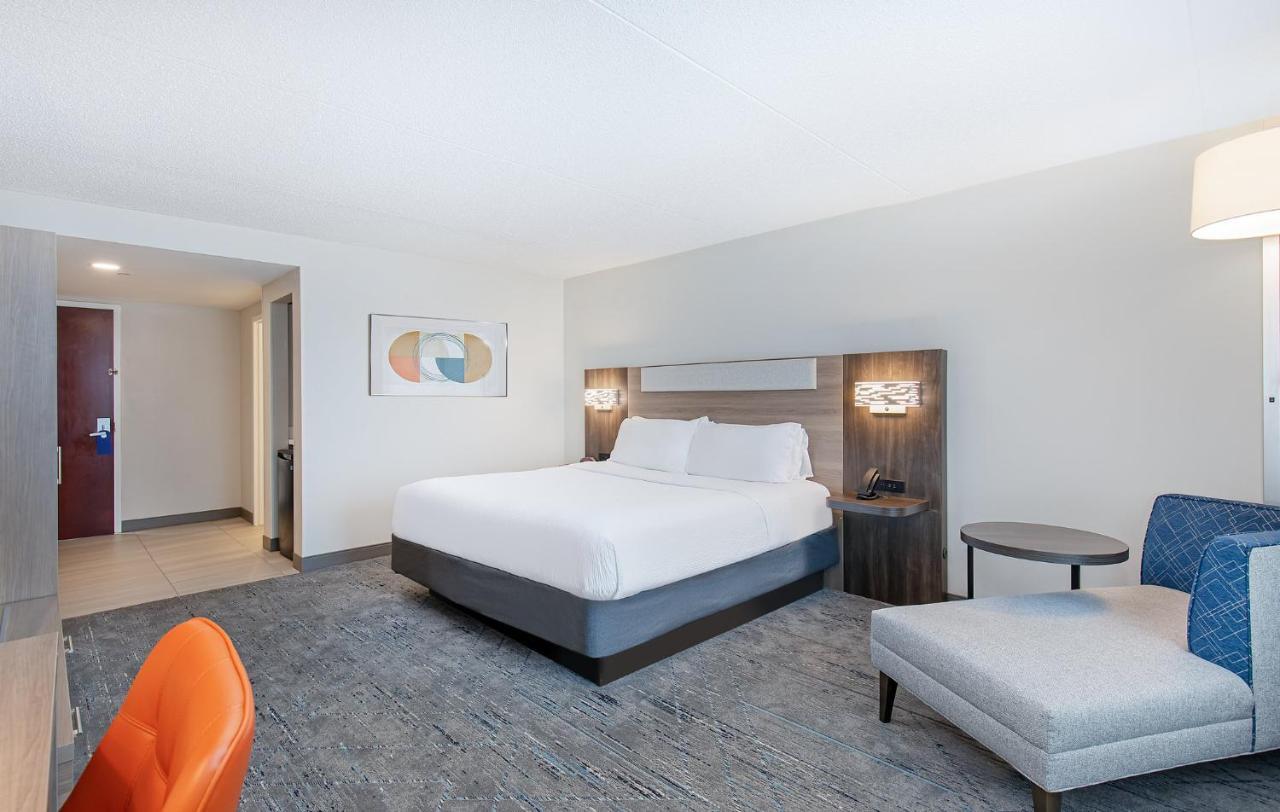 Holiday Inn Express & Suites Columbus At Northlake By Ihg Extérieur photo