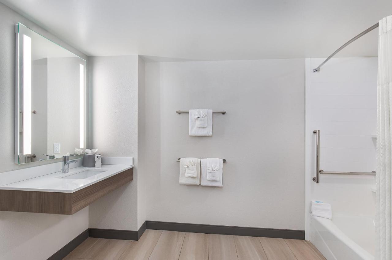 Holiday Inn Express & Suites Columbus At Northlake By Ihg Extérieur photo