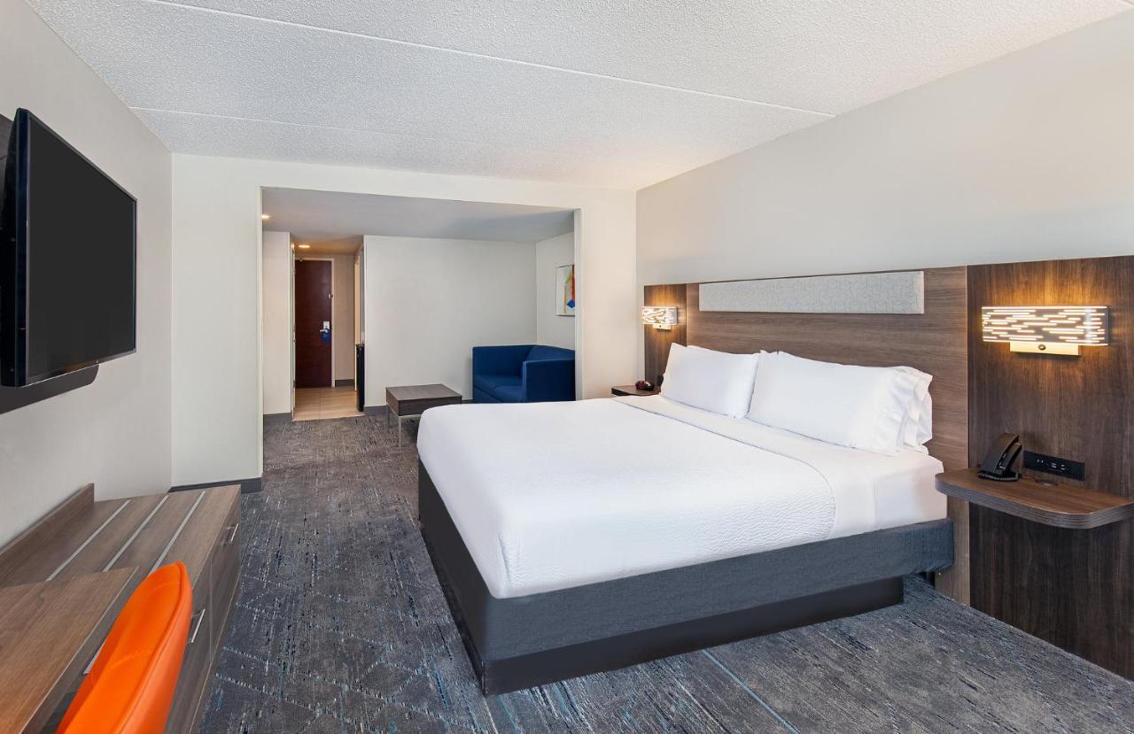 Holiday Inn Express & Suites Columbus At Northlake By Ihg Extérieur photo