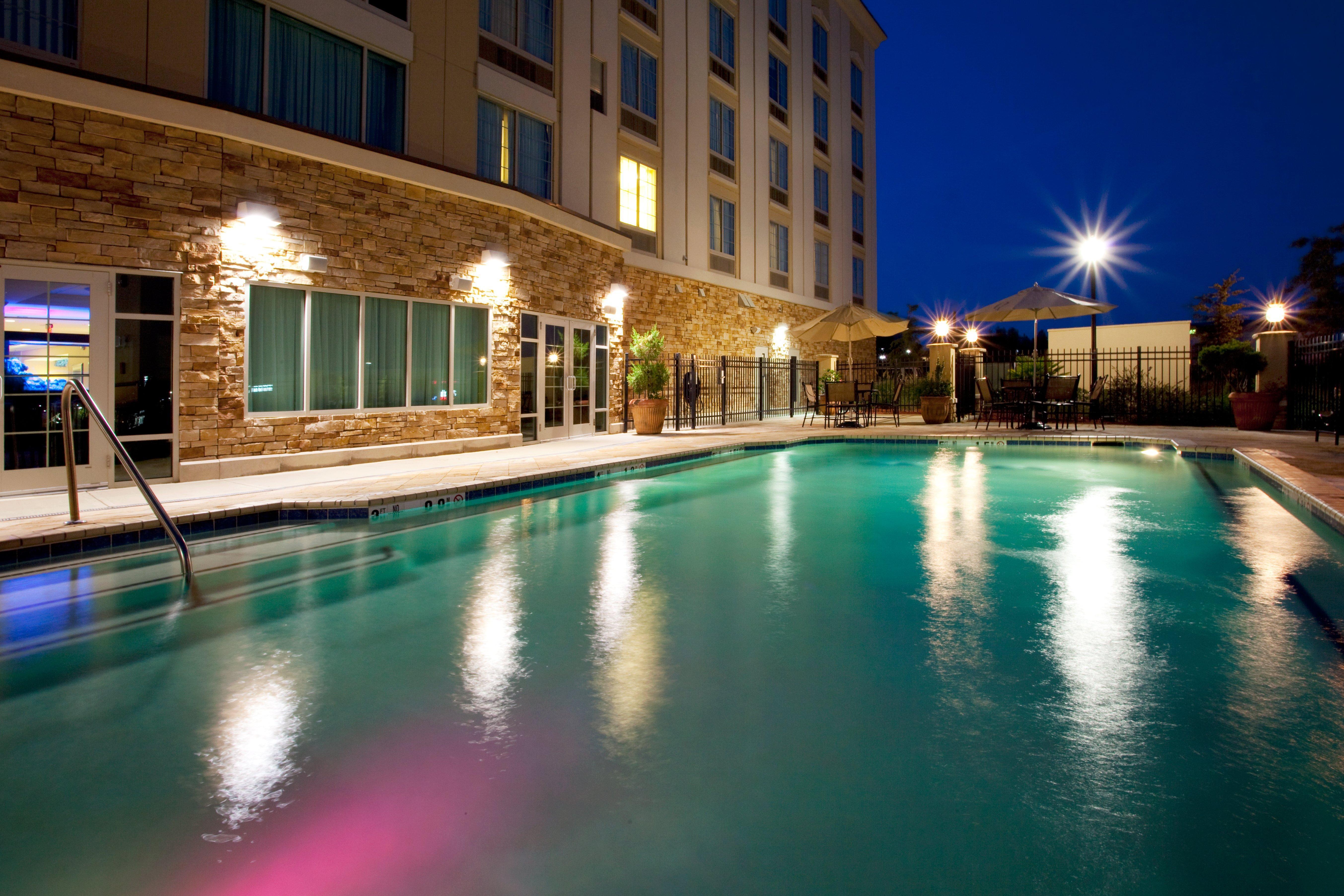 Holiday Inn Express & Suites Columbus At Northlake By Ihg Extérieur photo