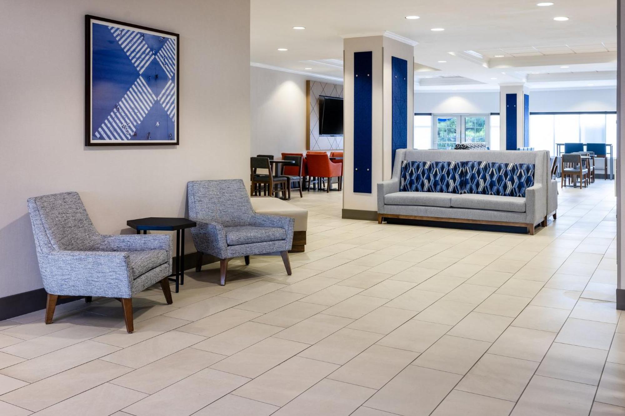 Holiday Inn Express & Suites Columbus At Northlake By Ihg Extérieur photo