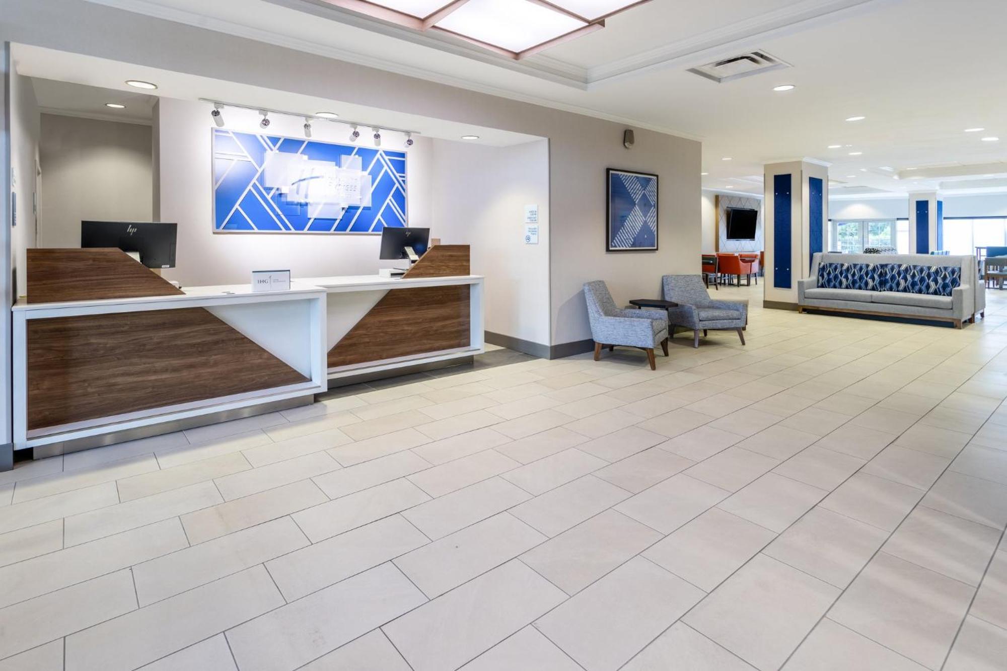Holiday Inn Express & Suites Columbus At Northlake By Ihg Extérieur photo