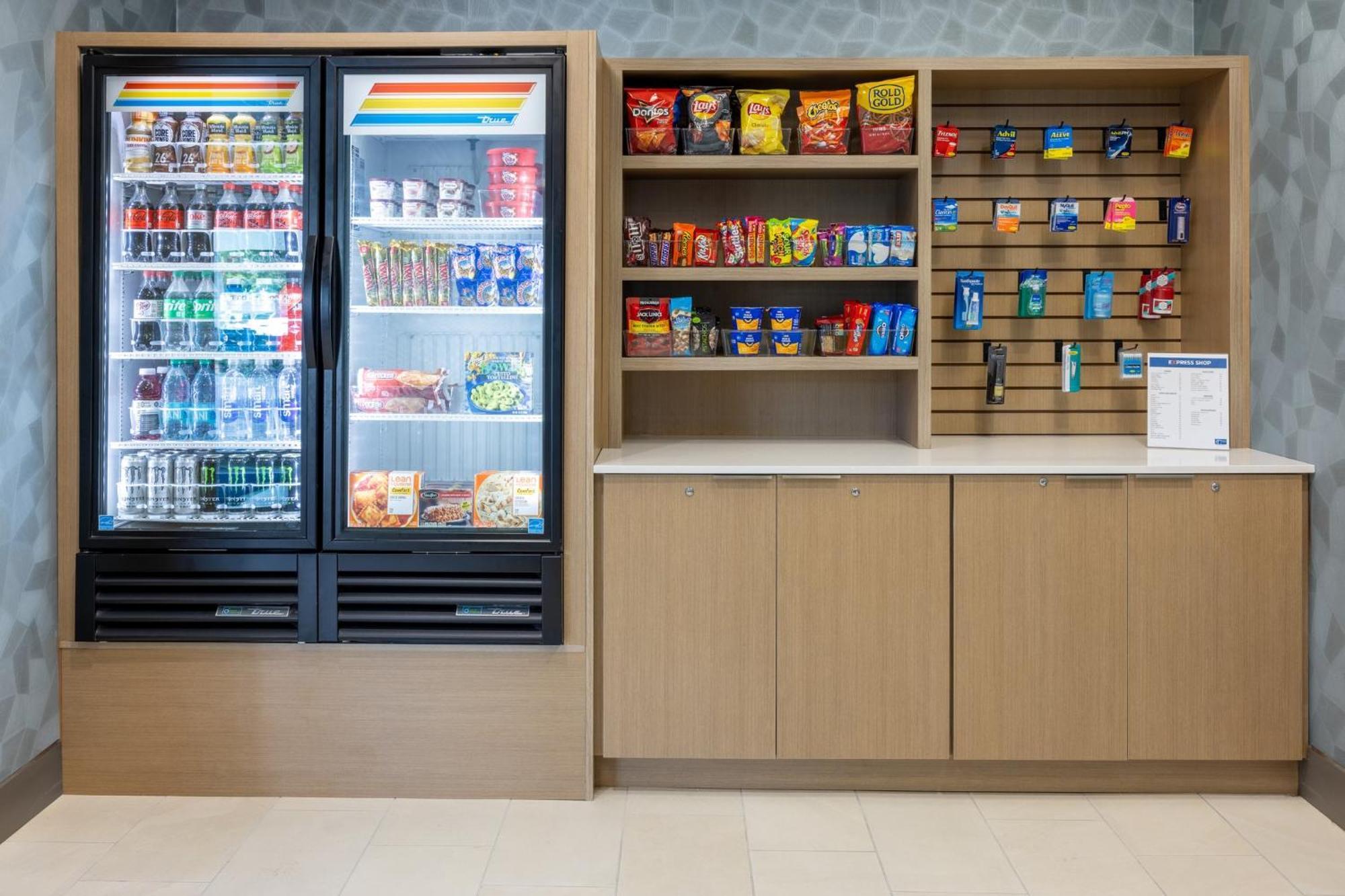 Holiday Inn Express & Suites Columbus At Northlake By Ihg Extérieur photo